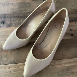 NEW Naturalizer comfort pumps - LEATHER